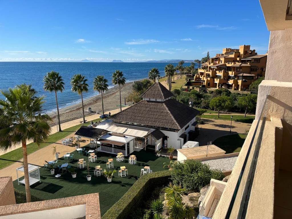 Bahia De La Plata Seafront Apartment Estepona Exterior foto