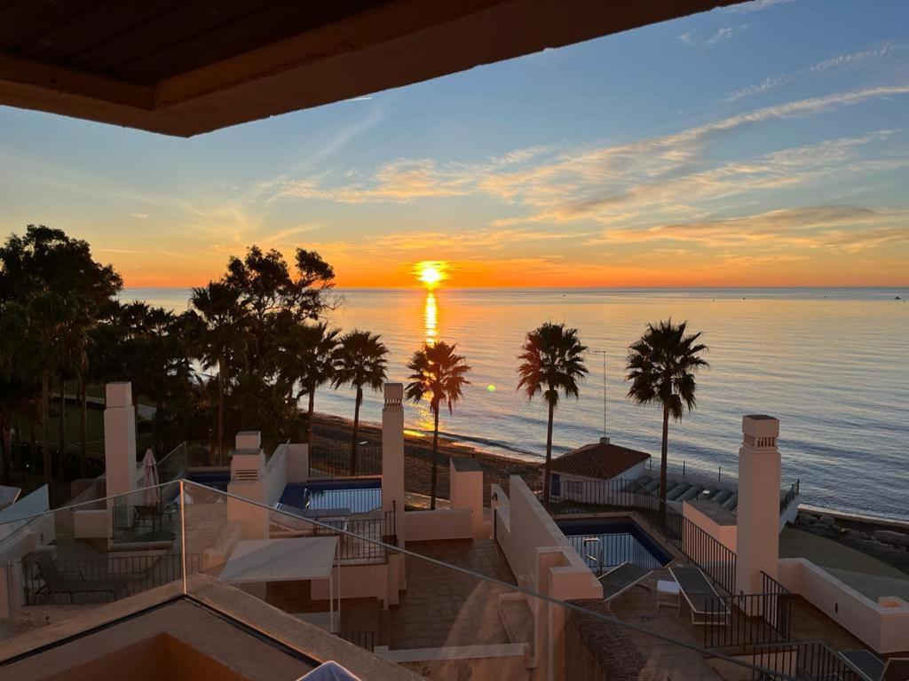 Bahia De La Plata Seafront Apartment Estepona Exterior foto